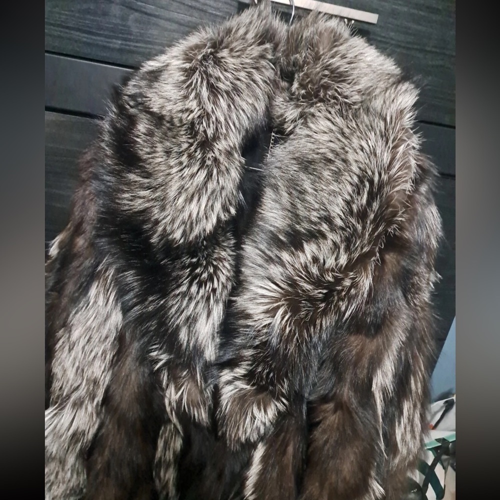 (Sold) Gorgeous genuine silver fox stroller 3x